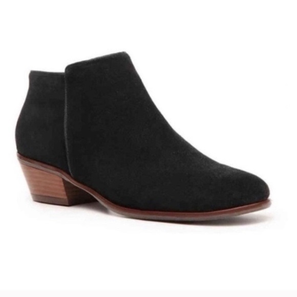 Crown vintage tabitha black suede leather boots